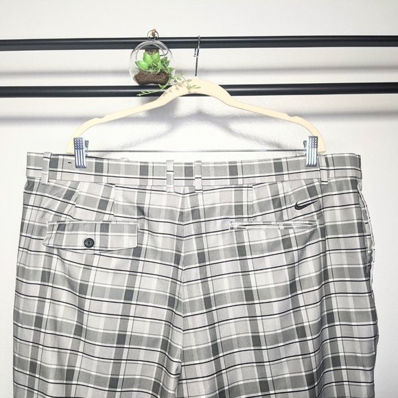 Nike Dri-Fit CI9803-010 Green Plaid Golf Shorts - Picture 9 of 12